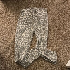 Women’s leopard print leggings